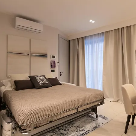 Azulis Tigellio 1 Renovated 1br Apartment, Old Town Olbia